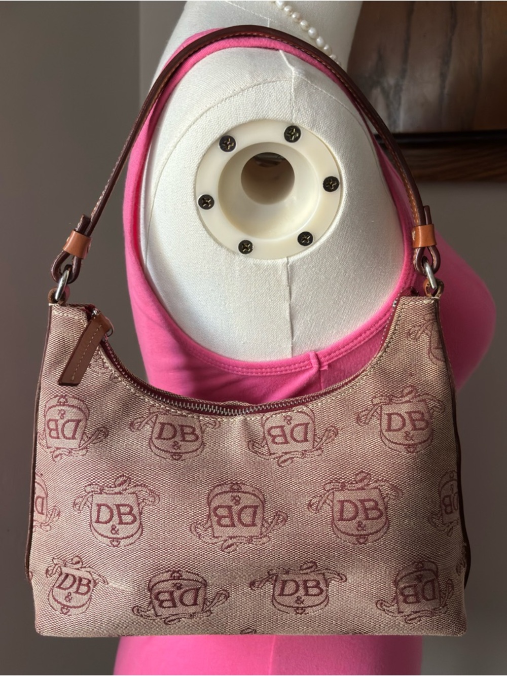 Vtg Dooney & Bourke Small Canvas Hobo Shoulder Purse Burgundy Leather Trim - Picture 3 of 10